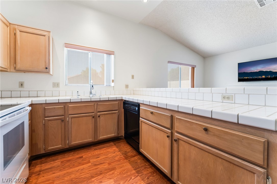 3711 Daisy Field Drive Property Photo 9
