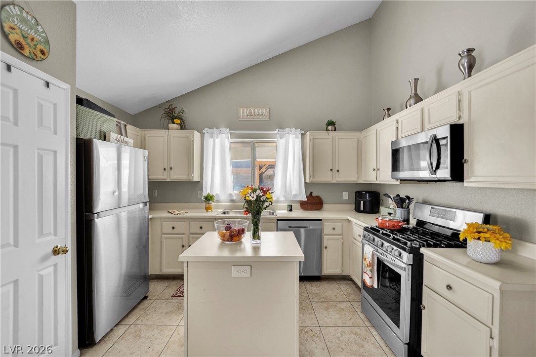 1714 La Cruz Drive Property Photo 3