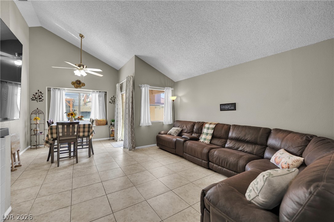 1714 La Cruz Drive Property Photo 8