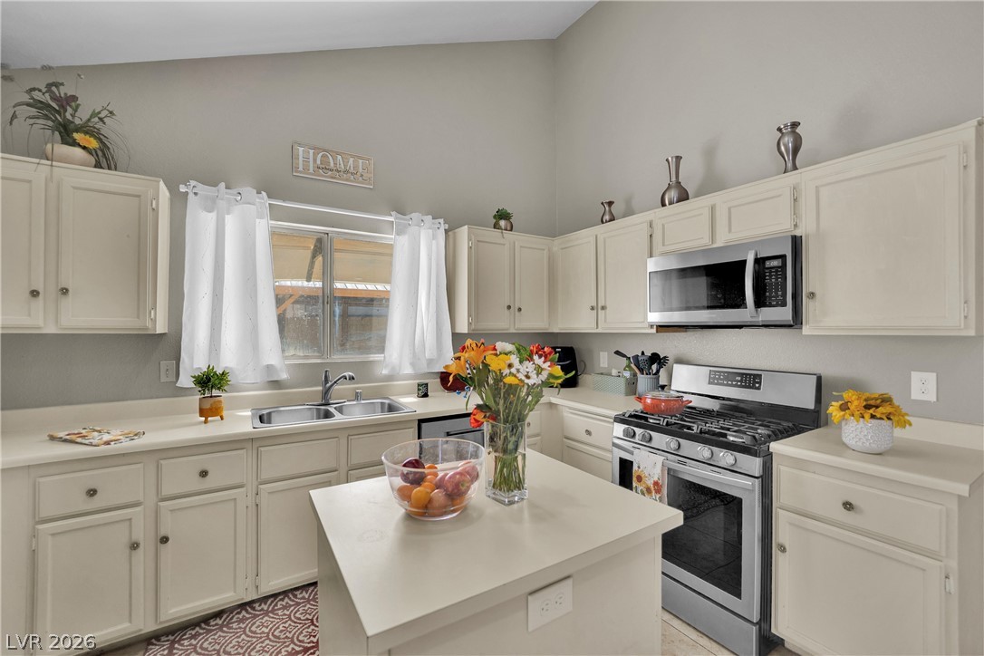 1714 La Cruz Drive Property Photo 14