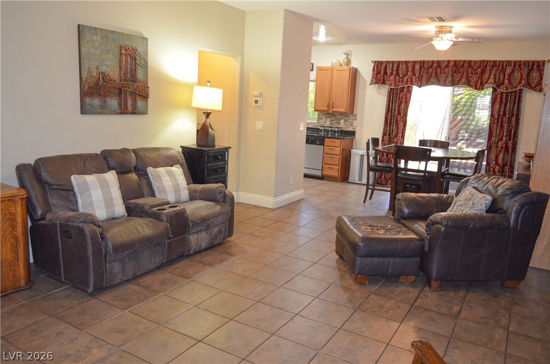 5596 Prospectors Creek Way Property Photo 5