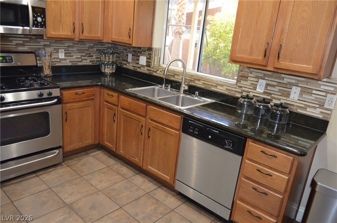 5596 Prospectors Creek Way Property Photo 6