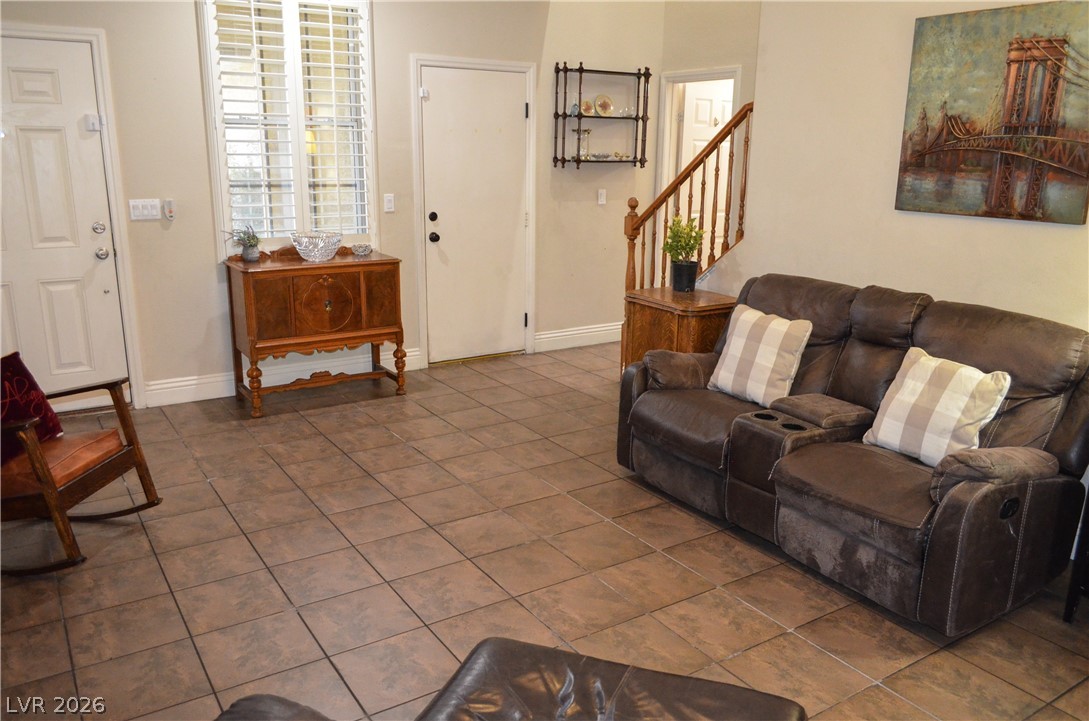 5596 Prospectors Creek Way Property Photo 10