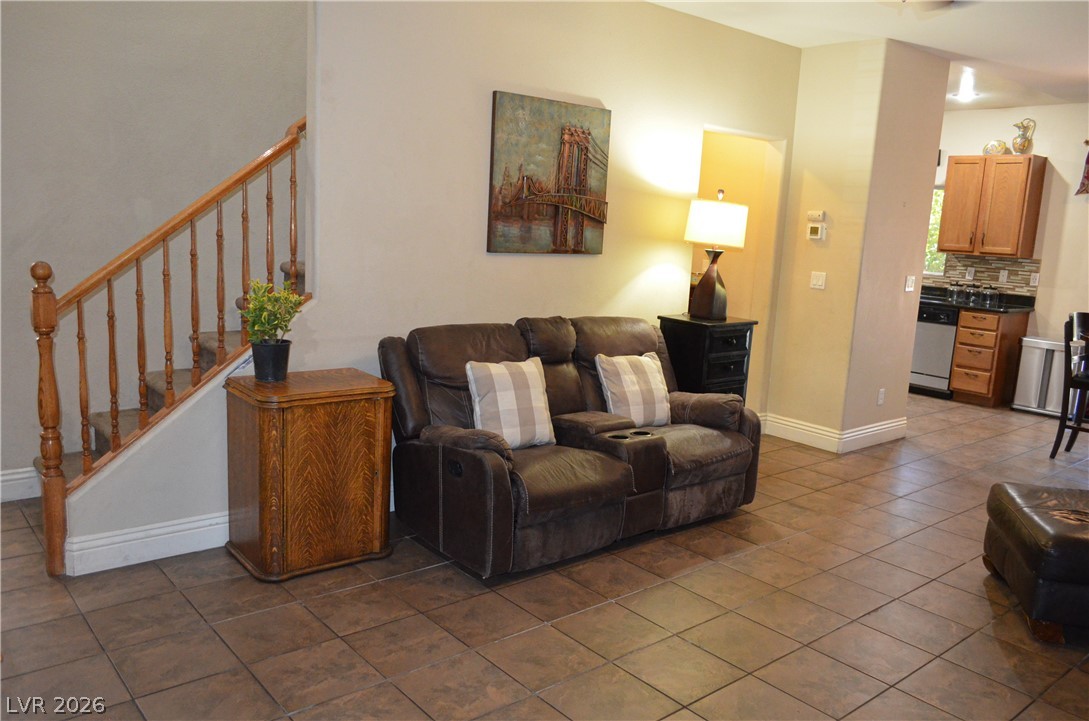 5596 Prospectors Creek Way Property Photo 12