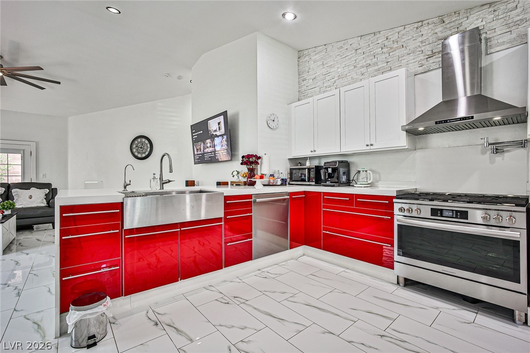 11061 Bandol Place Property Photo 9