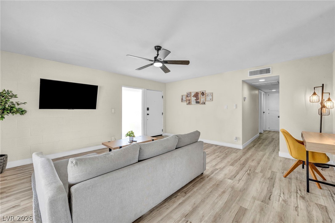 913 De Met Drive Property Photo 8
