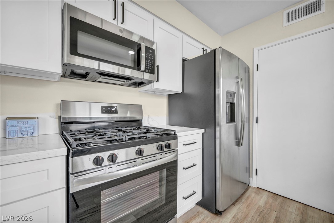 913 De Met Drive Property Photo 10