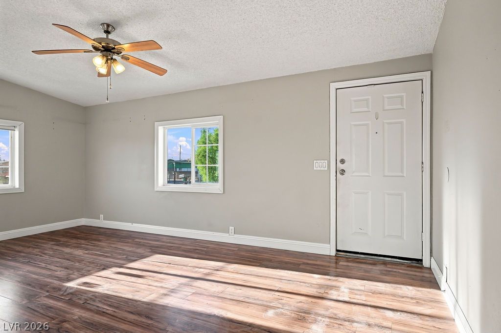 2228 Castleberry Lane Property Photo 5