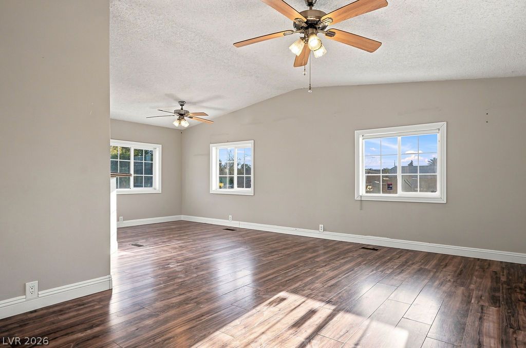2228 Castleberry Lane Property Photo 5