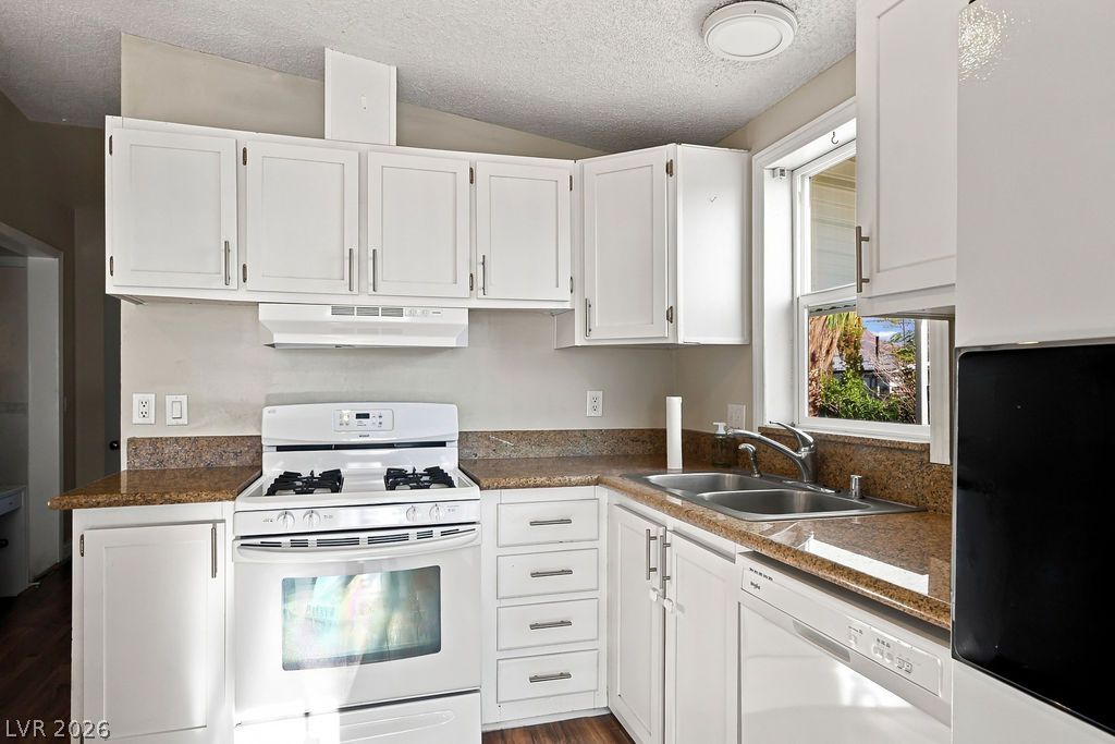 2228 Castleberry Lane Property Photo 12
