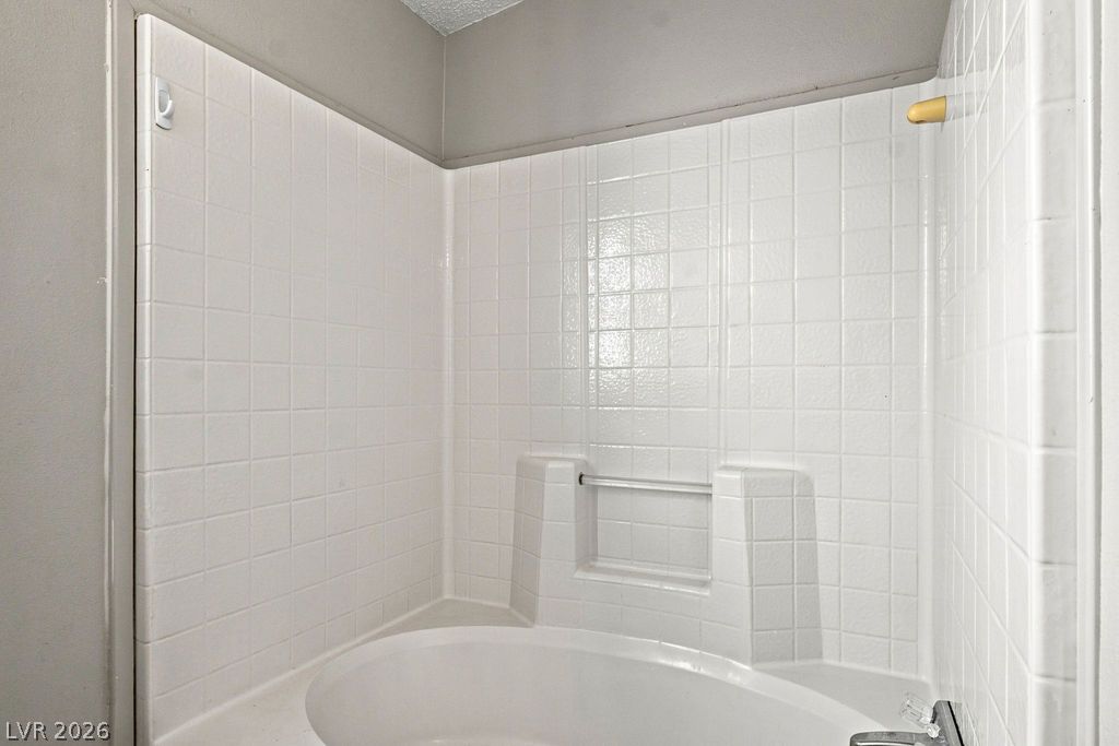 2228 Castleberry Lane Property Photo 14