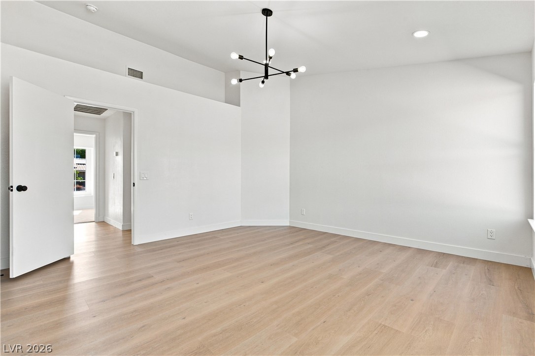 4313 Valley Regents Drive Property Photo 21