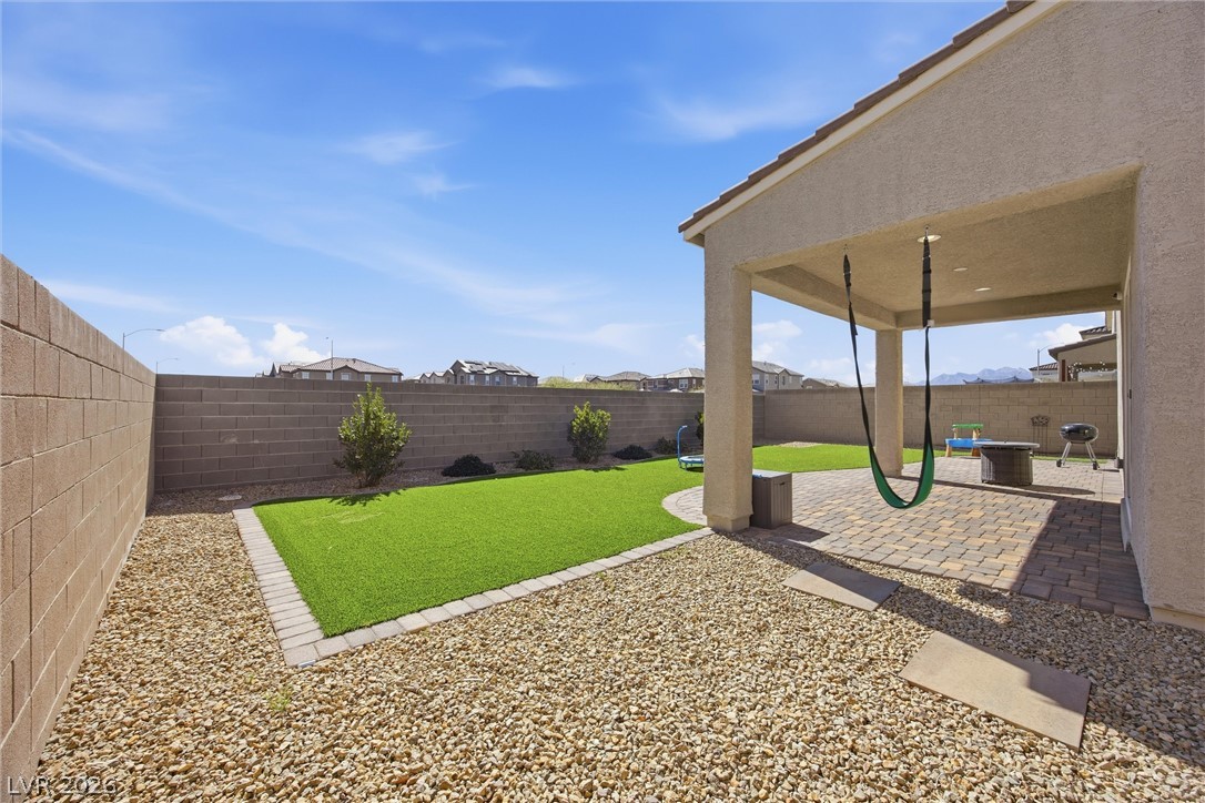 1815 Butterfly Colony Avenue Property Photo 12