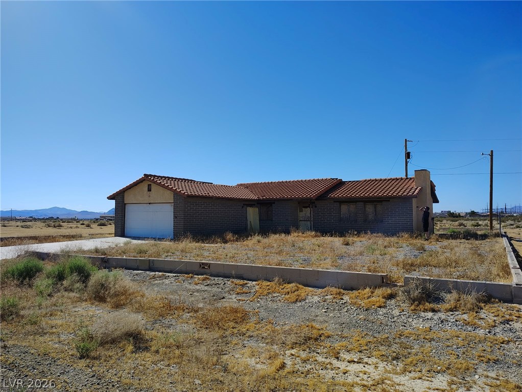 2600 Feather Street Property Photo 4