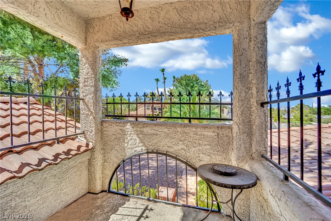 6767 Tree Haven Court Property Photo 30