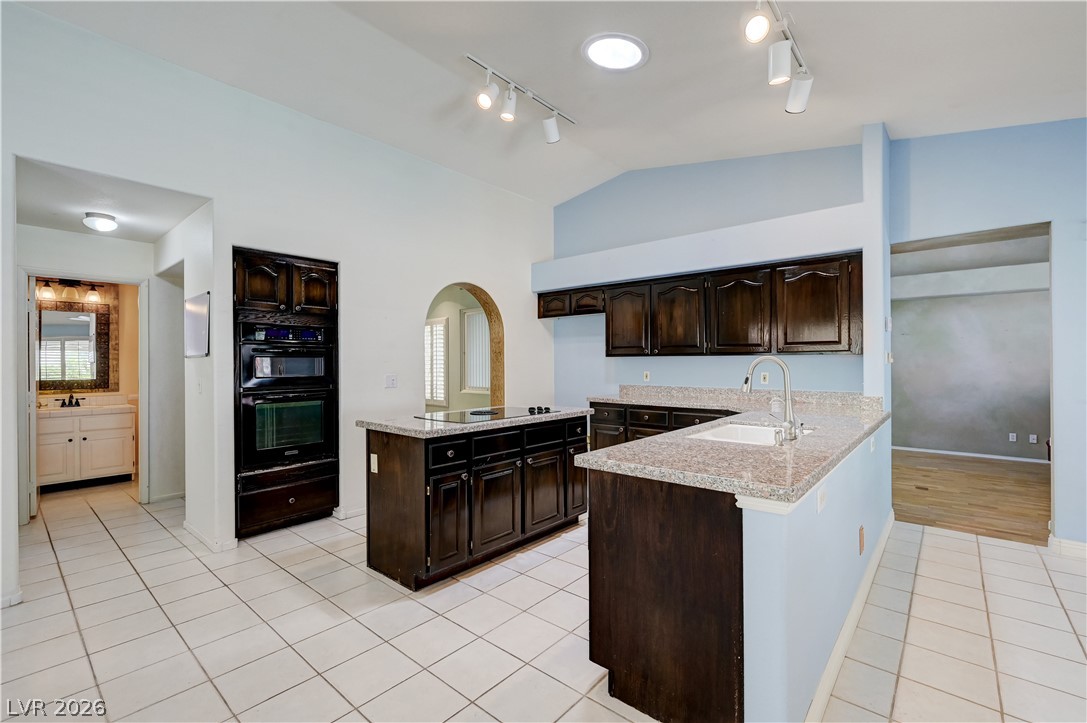 1409 Premier Court Property Photo 12