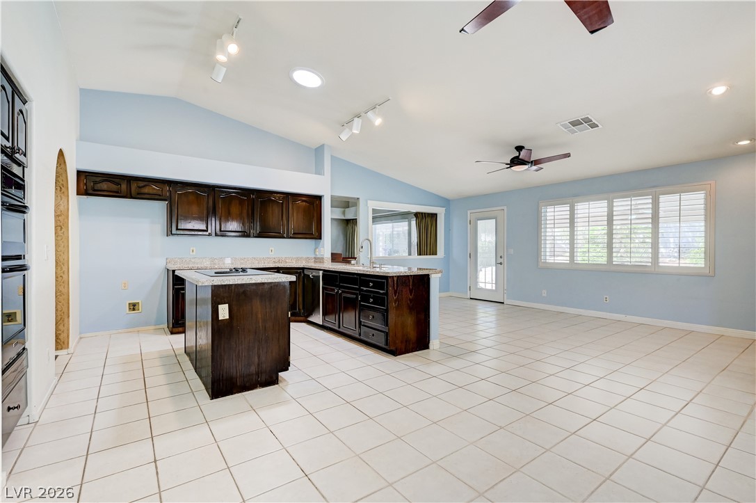 1409 Premier Court Property Photo 19