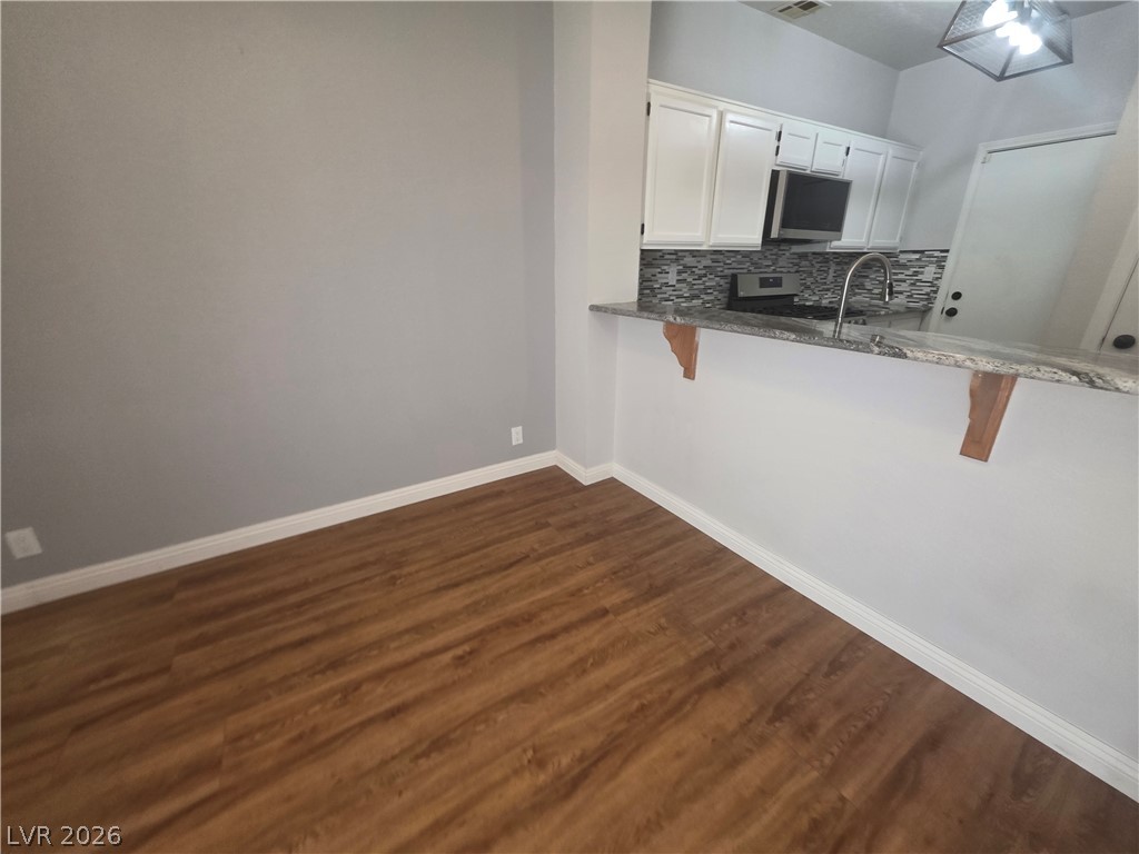 5027 Strauss Drive Property Photo 6