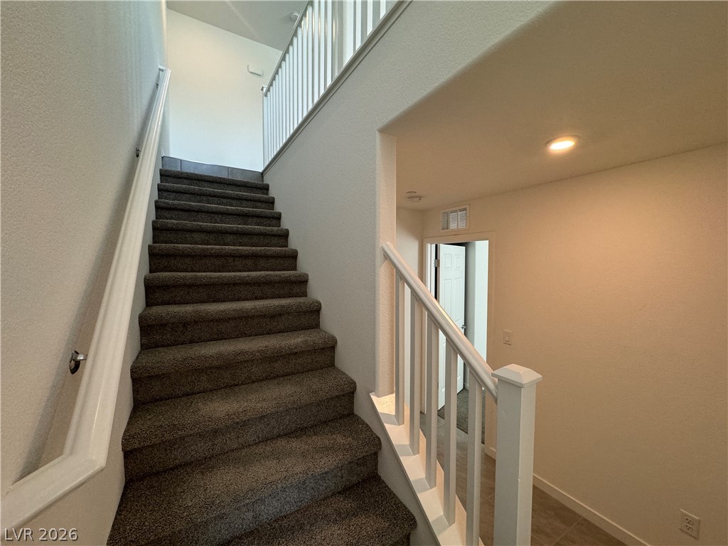6181 Garden Crest Street Property Photo 11