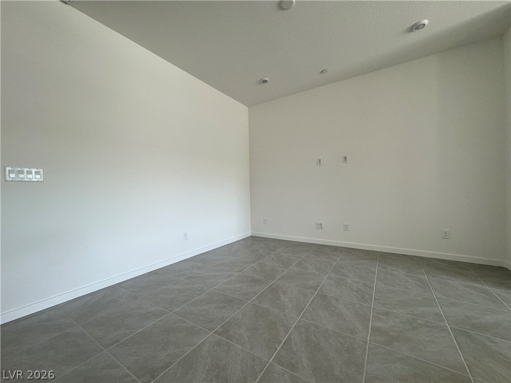 6181 Garden Crest Street Property Photo 13