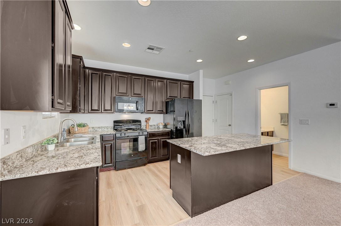 7760 Petite Pillar Court Property Photo 1