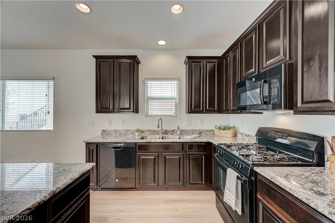7760 Petite Pillar Court Property Photo 4