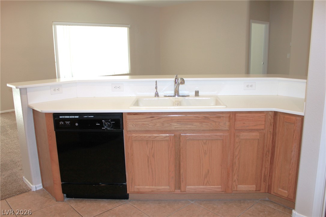 2212 Sawtooth Mountain Drive Property Photo 13