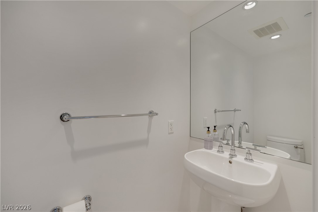 322 Karen Avenue 1604 Property Photo 8