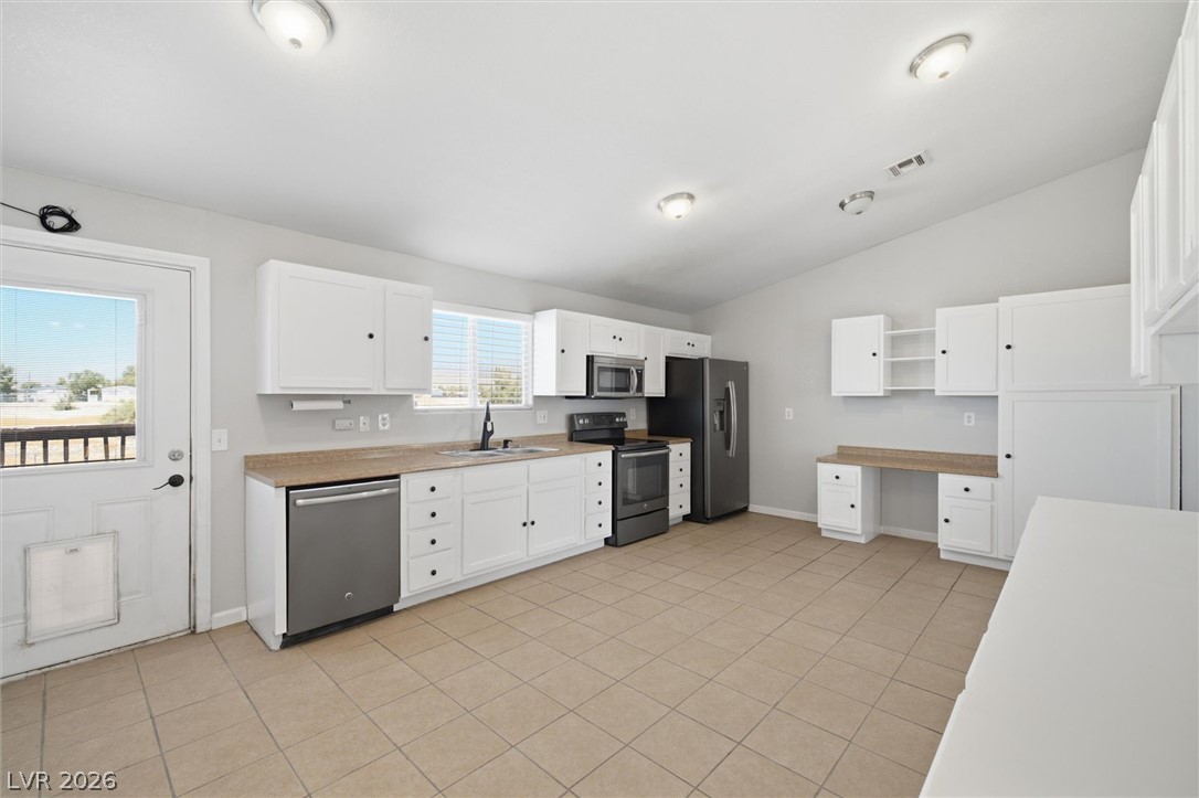 200 West Eton Street Property Photo 4