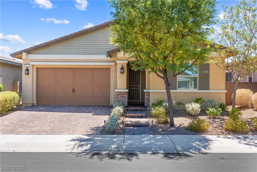 652 Longfeather Street Property Photo 2