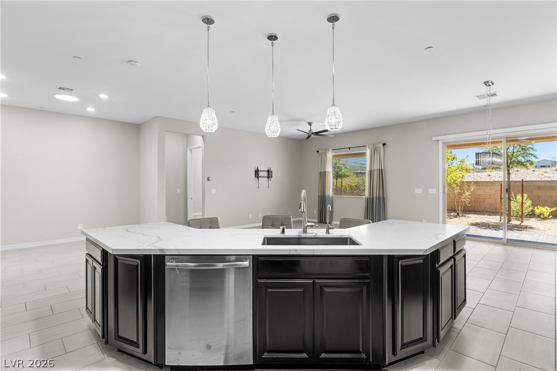 652 Longfeather Street Property Photo 11