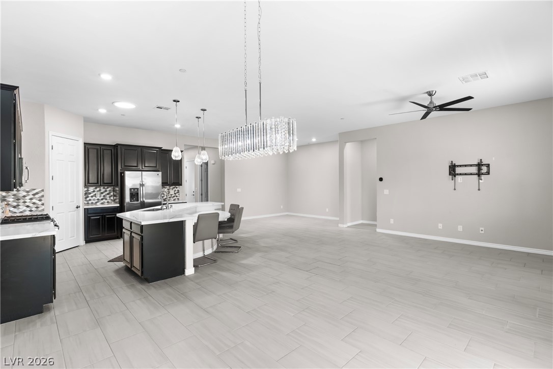 652 Longfeather Street Property Photo 16