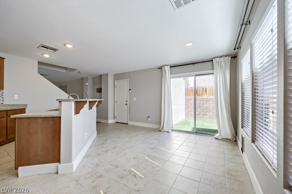 756 Loughton Street Property Photo 7