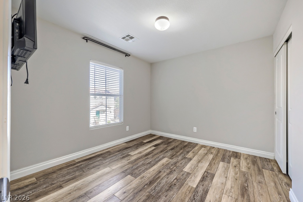 756 Loughton Street Property Photo 16