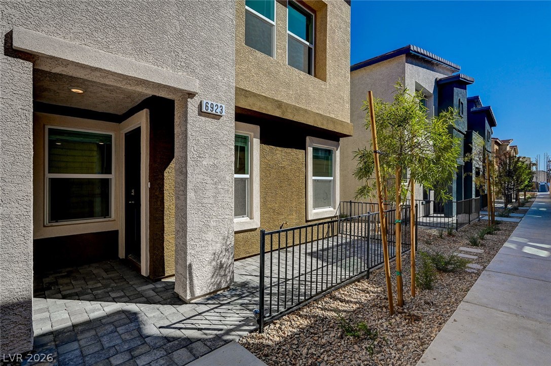 6923 Honor Hill Street Property Photo 4
