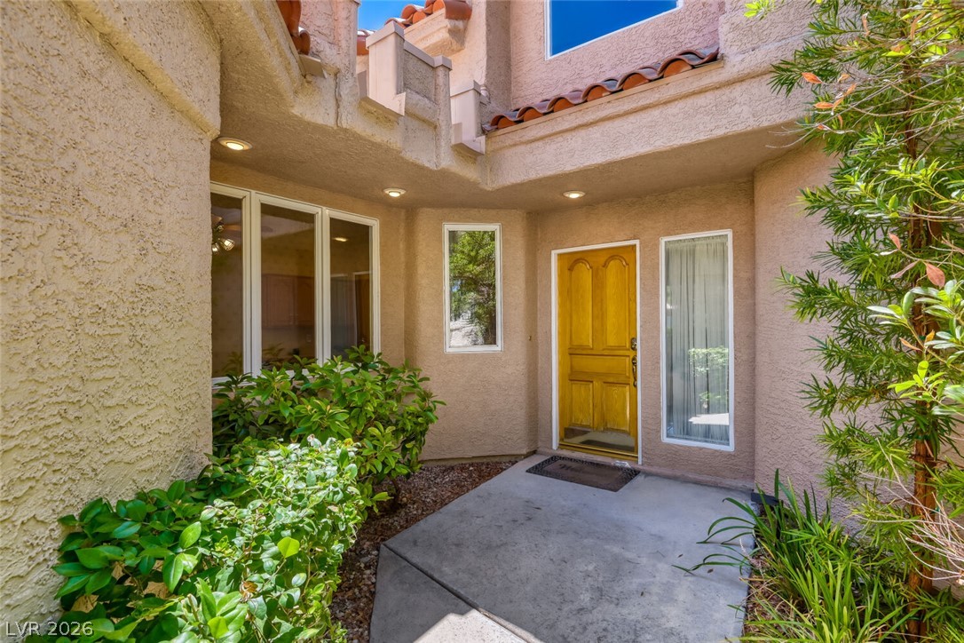 8275 Round Hills Circle Property Photo 1