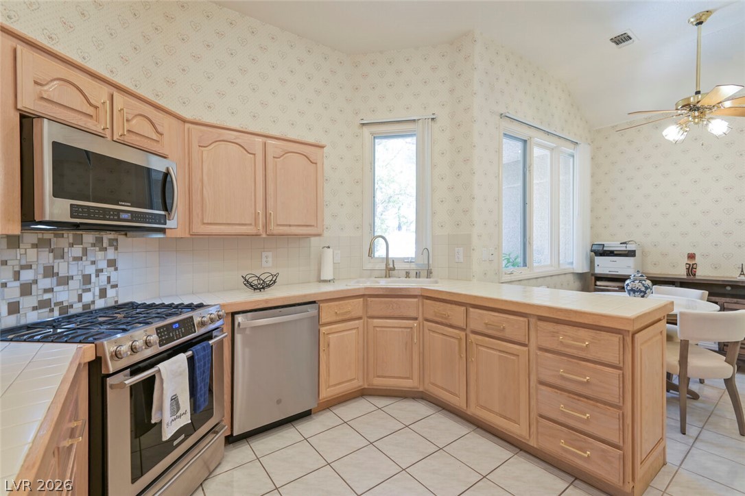 8275 Round Hills Circle Property Photo 7