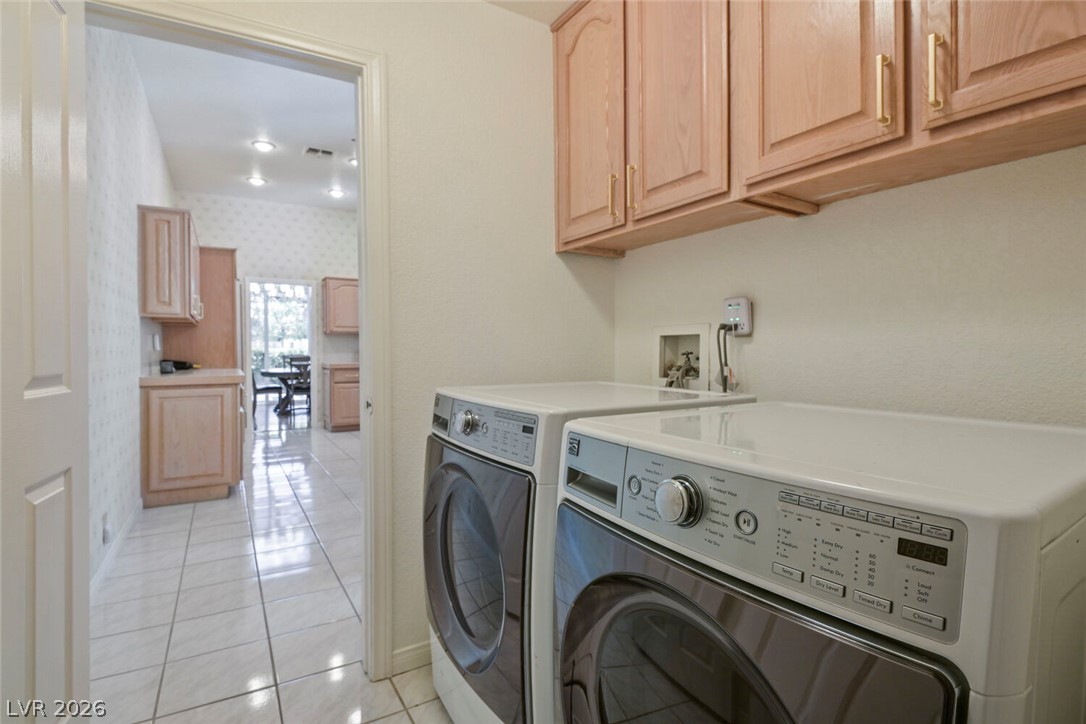 8275 Round Hills Circle Property Photo 16