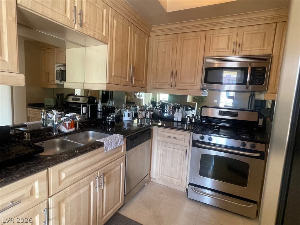 230 East Flamingo Road 308 Property Photo 30