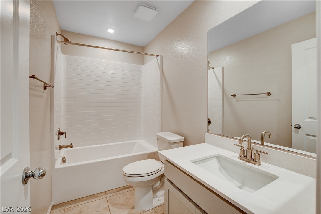 3927 Blooming Orange Avenue Property Photo 3