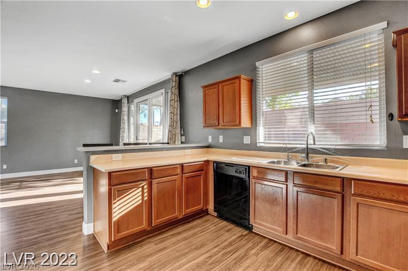 7725 Donner Peak Street Property Photo 11