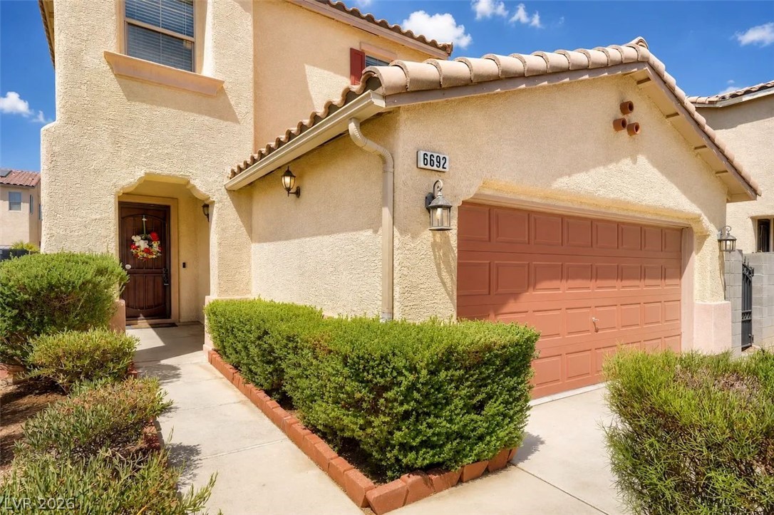 6692 Chariots Path Court Property Photo 3