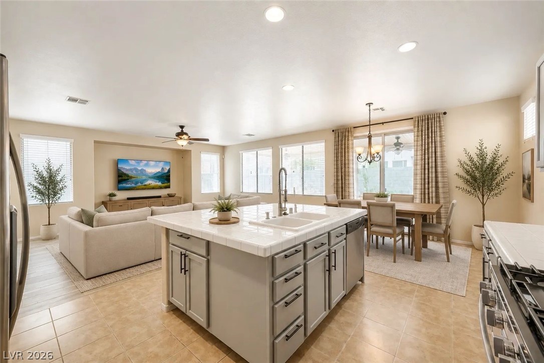 6692 Chariots Path Court Property Photo 5