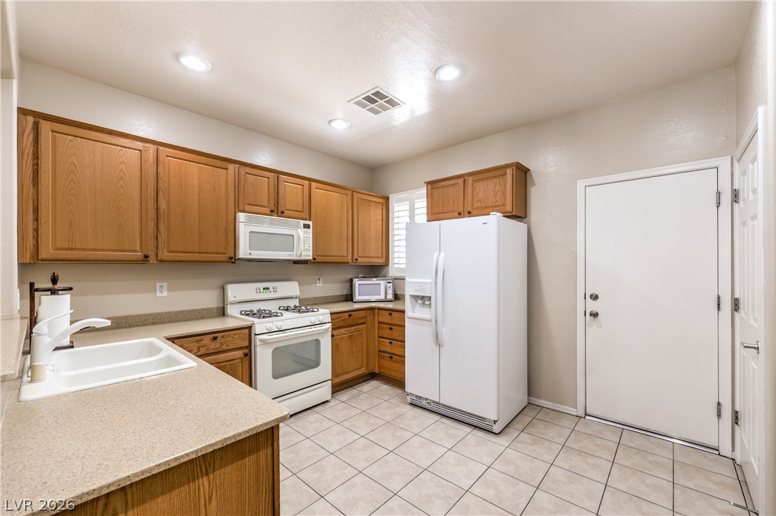 2439 Erastus Drive Property Photo 9