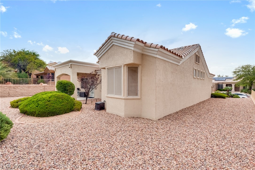 10321 Willamette Place Property Photo 6