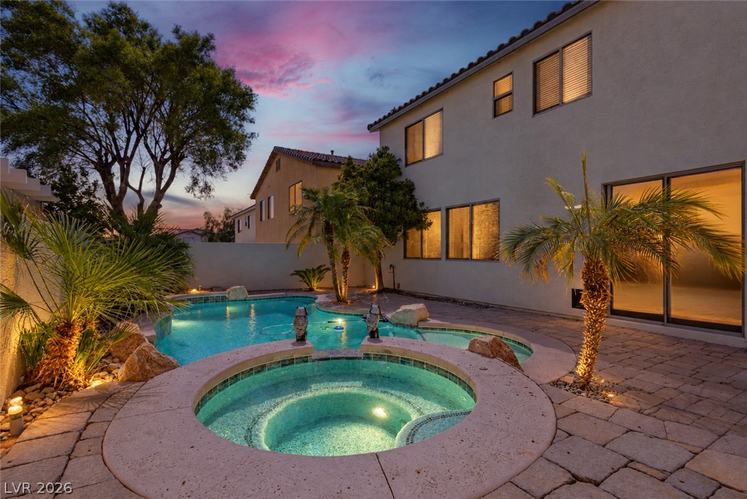 5558 Golden Palms Court Property Photo 2