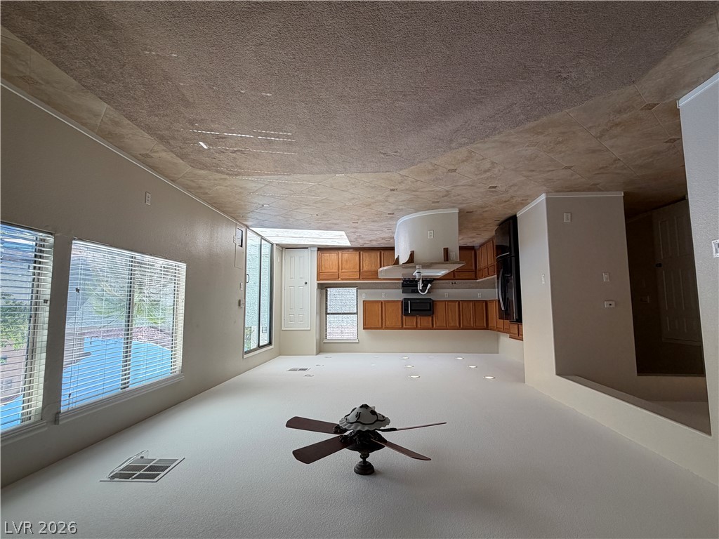 5558 Golden Palms Court Property Photo 6