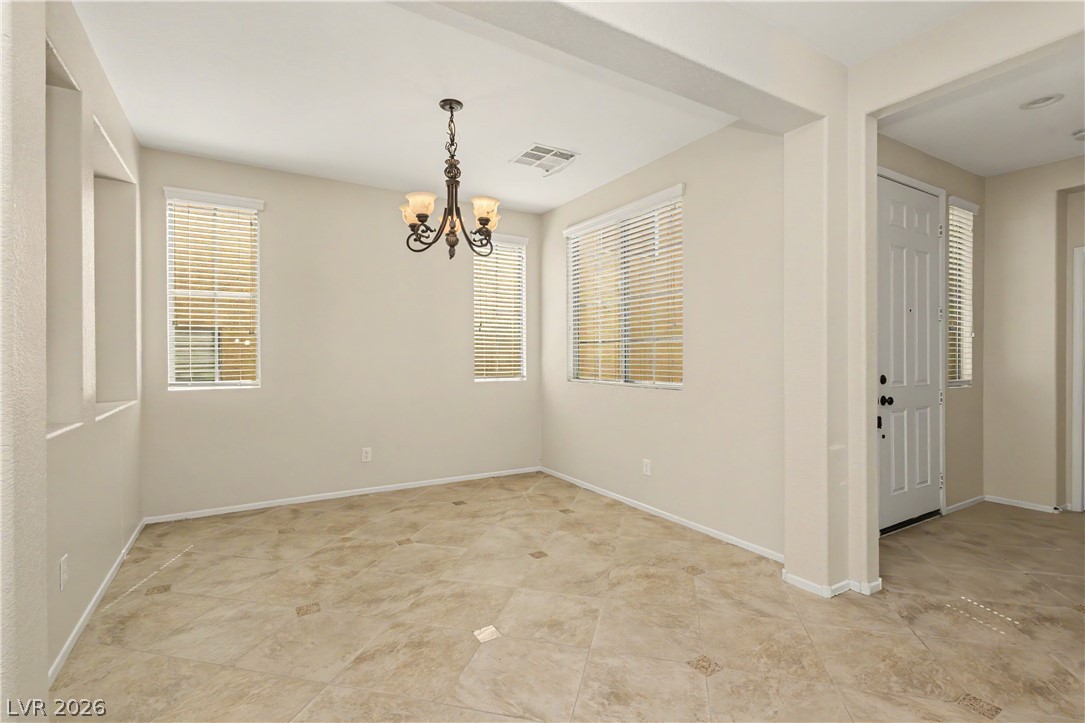 5558 Golden Palms Court Property Photo 9