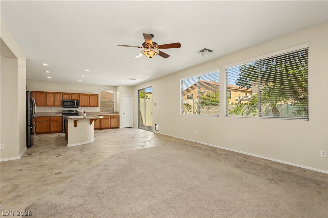 5558 Golden Palms Court Property Photo 14