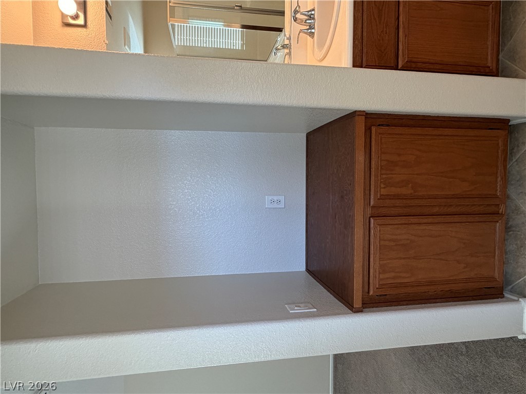5558 Golden Palms Court Property Photo 16